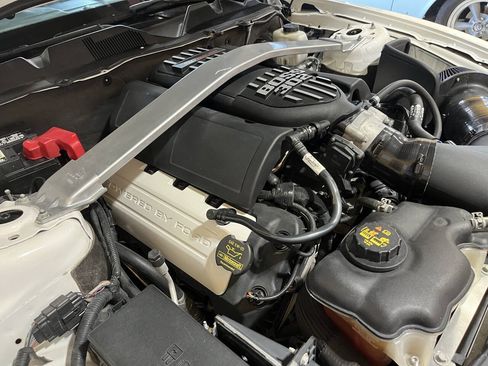 Used 2013 Ford Mustang GT Premium w/ Security Pkg RWD image 17