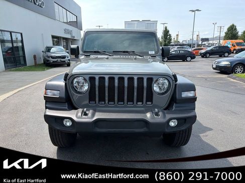 Used 2022 Jeep Wrangler Unlimited Sport AWD/4WD image 4