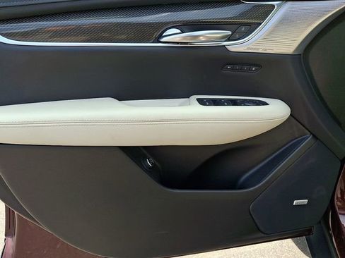 Used 2023 Cadillac XT5 Sportv w/ Technology Package AWD/4WD image 12