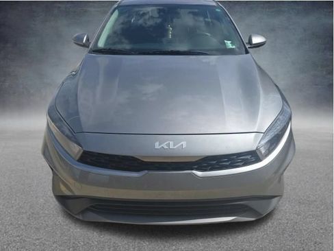 Used 2023 Kia Forte LXS w/ LXS Technology Package FWD image 3