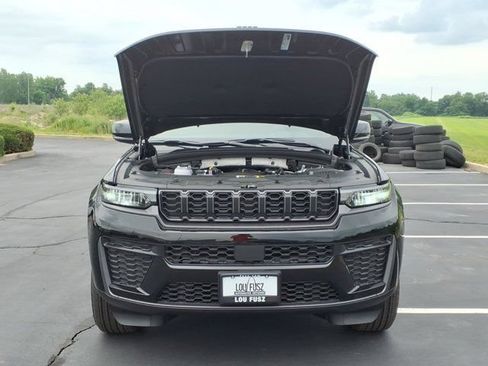 New 2026 Jeep Grand Cherokee L 4WD image 23