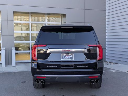Used 2021 GMC Yukon Denali w/ Denali Premium Package image 4