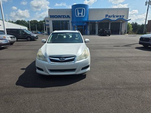 Used 2011 Subaru Legacy 2.5i Premium AWD/4WD image 8