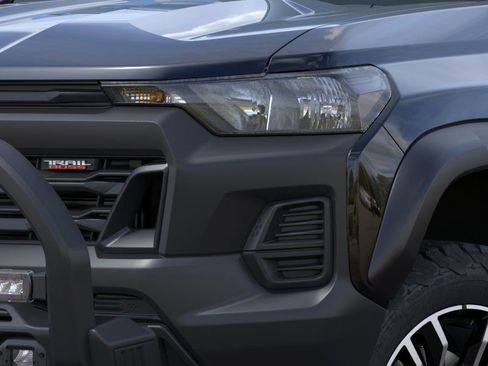 New 2026 Chevrolet Colorado Trail Boss w/ Off-Road Front Bumper Package AWD/4WD image 34