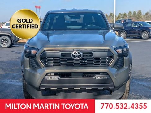 Certified 2025 Toyota Tacoma TRD Off-Road image 9