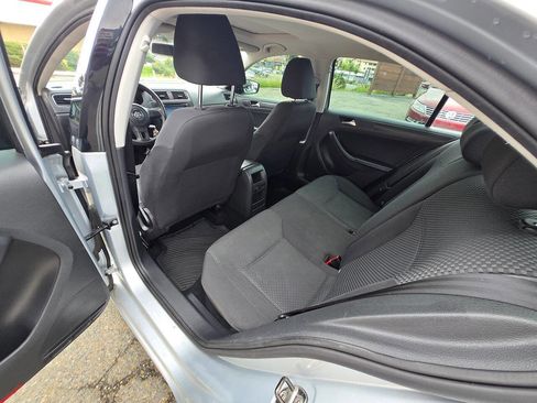 Used 2013 Volkswagen Jetta S image 24
