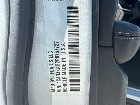 Used 2023 Jeep Grand Cherokee L Laredo AWD/4WD image 15
