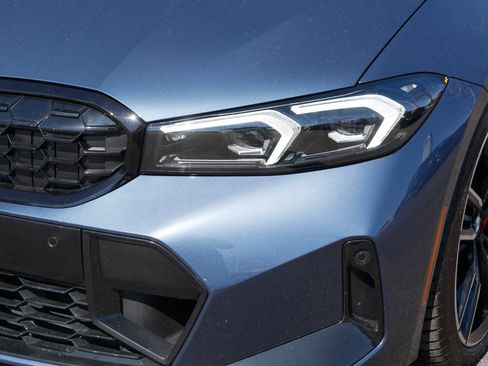 Used 2025 BMW M340i xDrive w/ Premium Package image 16