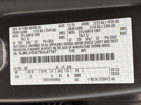 Used 2025 Lincoln Corsair AWD image 27