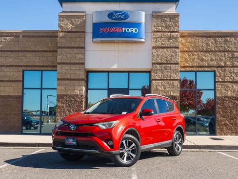 Used 2016 Toyota RAV4 XLE image 2