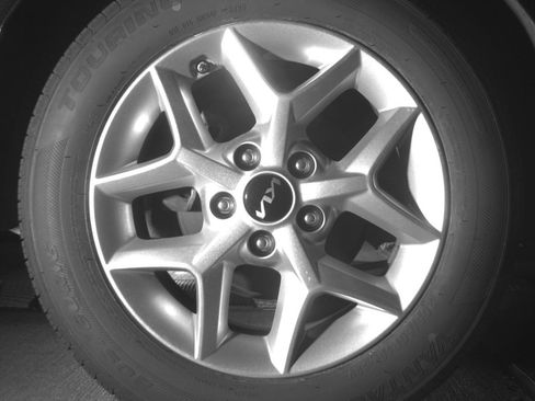 Used 2025 Kia Soul LX w/ LX Technology Package FWD image 15