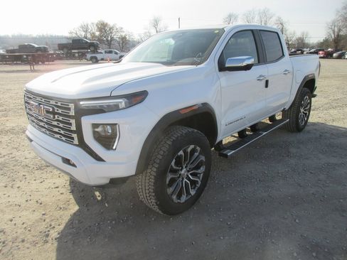 New 2026 GMC Canyon Denali image 10