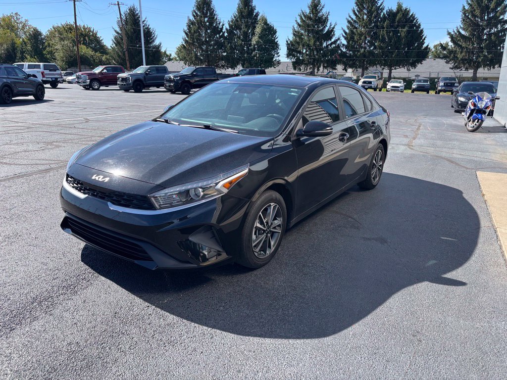 Used 2024 Kia Forte LXS w/ LXS Technology Package FWD image 2