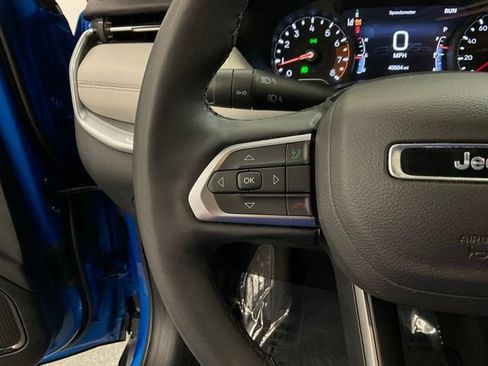 Used 2025 Jeep Compass Limited AWD/4WD image 12