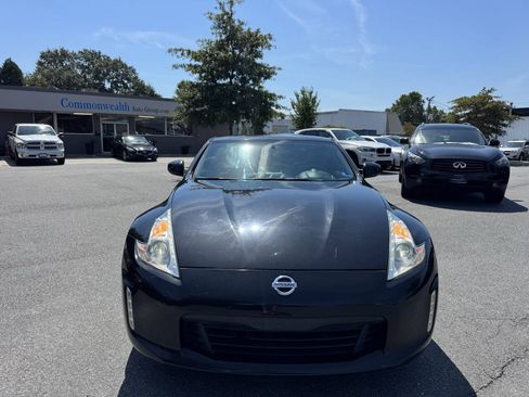 Used 2015 Nissan 370Z Coupe RWD image 2