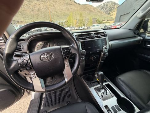 Used 2021 Toyota 4Runner SR5 AWD/4WD image 17