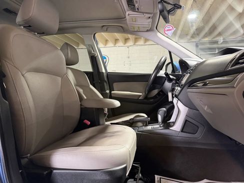 Used 2017 Subaru Forester 2.5i Limited AWD/4WD image 10