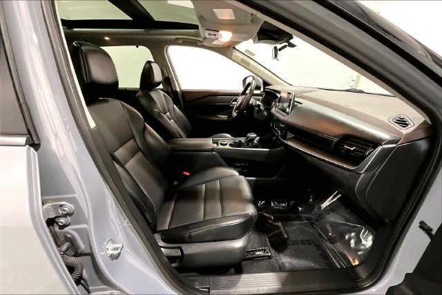 Used 2021 Nissan Rogue SV AWD/4WD image 33