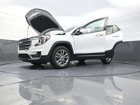 Used 2024 GMC Terrain SLT AWD/4WD image 41