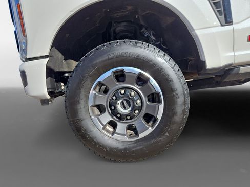 Used 2024 Ford F350 Lariat w/ Lariat Ultimate Package image 16