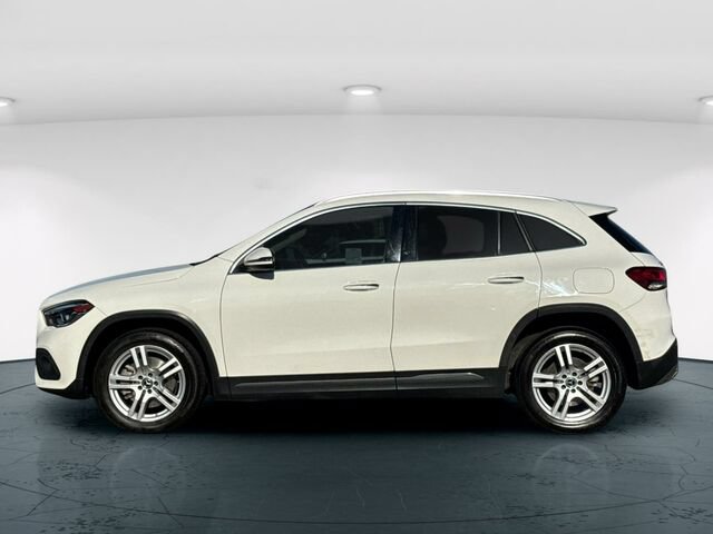 Used 2021 Mercedes-Benz GLA 250 4MATIC w/ Premium Package image 3