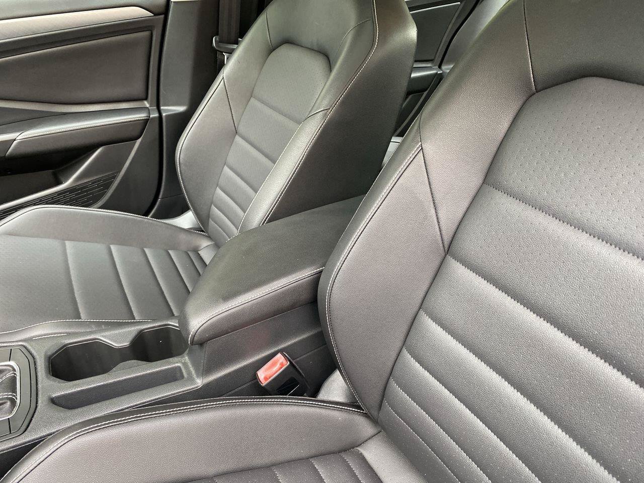 Used 2022 Volkswagen Jetta SE FWD image 31