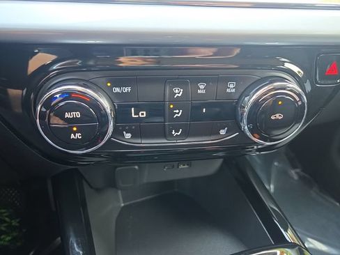 Used 2026 Chevrolet Trax LT w/ Driver Confidence Package FWD image 22