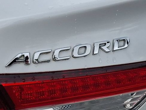 Used 2020 Honda Accord EX image 29