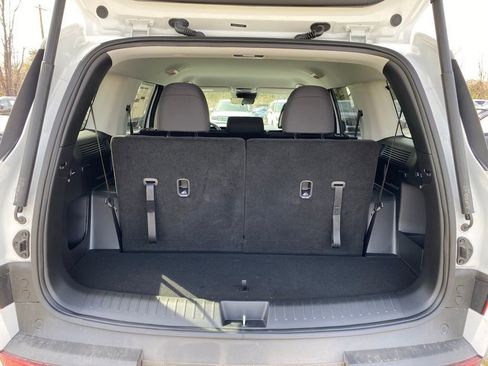 Used 2025 Hyundai Santa Fe SE FWD image 29