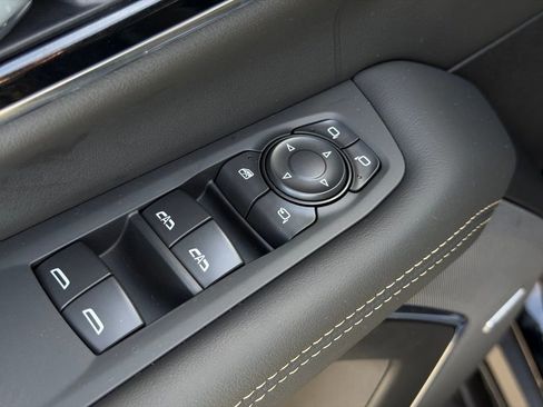 New 2026 GMC Yukon Elevation image 7