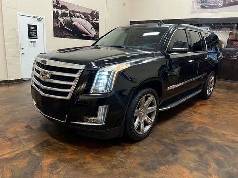 Used 2015 Cadillac Escalade ESV Luxury image 5