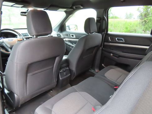 Used 2018 Ford Explorer XLT w/ Equipment Group 201A AWD/4WD image 24