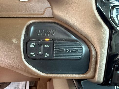 Used 2023 RAM 2500 Laramie AWD/4WD image 18
