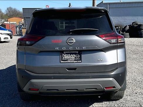 Used 2023 Nissan Rogue SV image 5