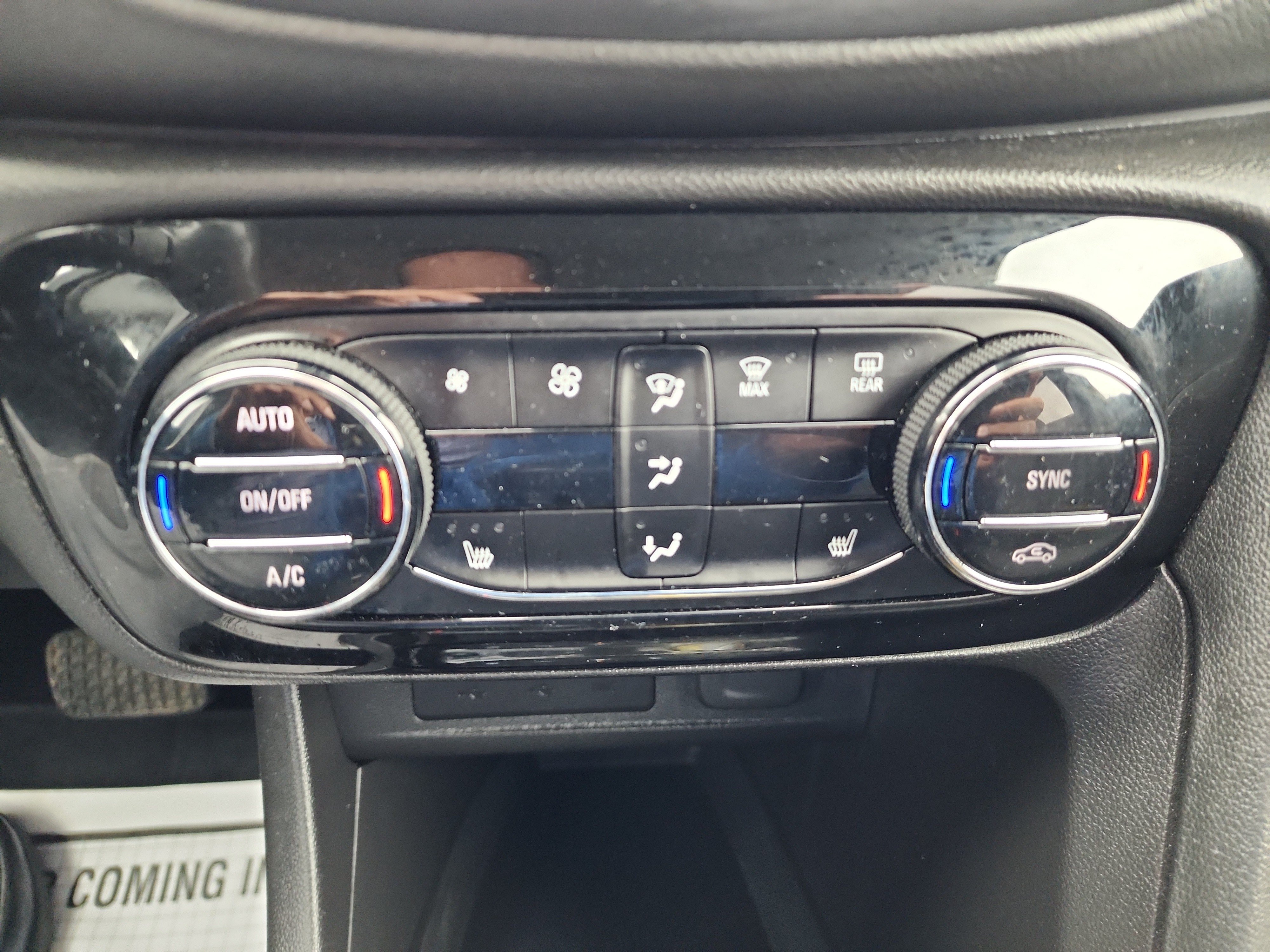 Certified 2021 Buick Encore GX Select AWD/4WD image 15