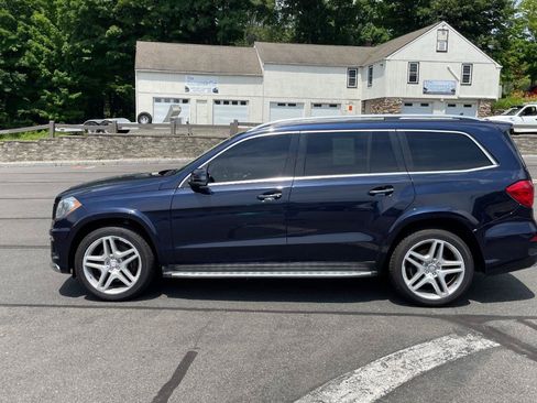 Used 2016 Mercedes-Benz GL 550 4MATIC image 2