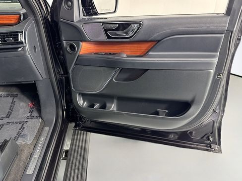Used 2024 Lincoln Navigator Premiere AWD/4WD image 26