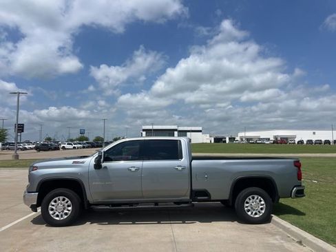 Used 2024 Chevrolet Silverado 2500 LTZ w/ LTZ Convenience Package image 4