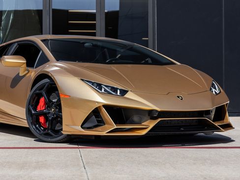 Used 2020 Lamborghini Huracan EVO image 5