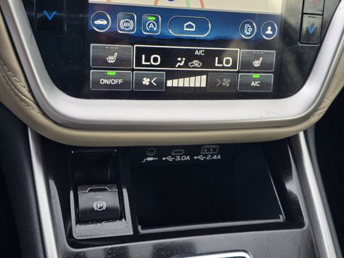 Used 2024 Subaru Outback Premium AWD/4WD image 21