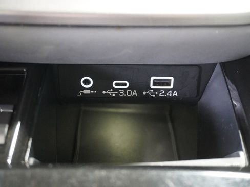 Used 2024 Subaru Outback Premium image 17