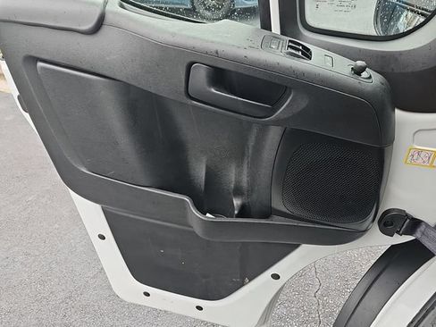 Used 2025 RAM ProMaster 2500 w/ Convenience Group FWD image 32