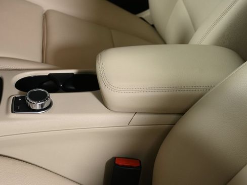 Used 2019 Mercedes-Benz GLA 250 4MATIC image 27