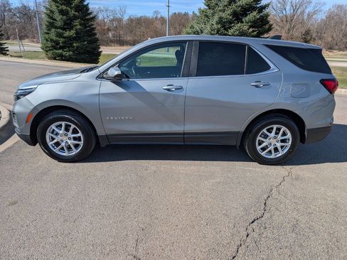 Used 2023 Chevrolet Equinox LT w/ Driver Convenience Package image 6