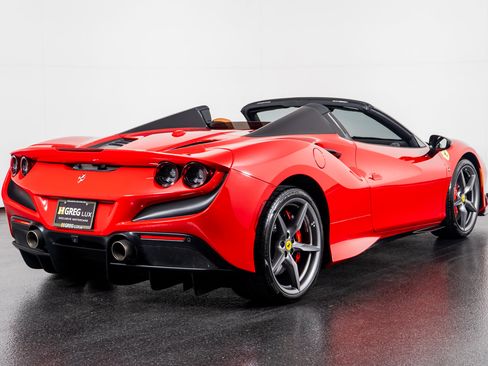 Used 2022 Ferrari F8 Tributo image 13