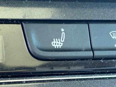 Used 2019 Volkswagen Tiguan SE w/ Panoramic Sunroof Package AWD/4WD image 16