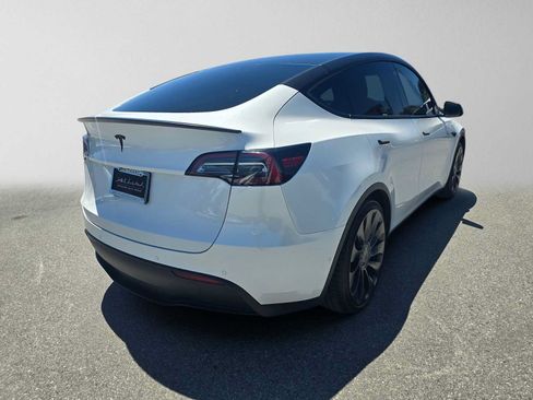 Used 2022 Tesla Model Y Performance AWD/4WD image 5