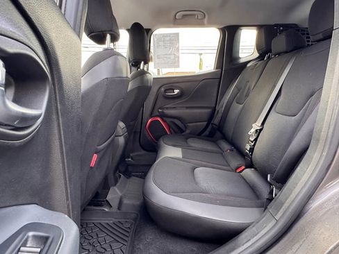 Used 2016 Jeep Renegade Trailhawk image 14