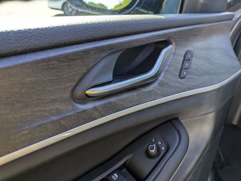 Used 2023 Jeep Grand Cherokee Limited AWD/4WD image 12