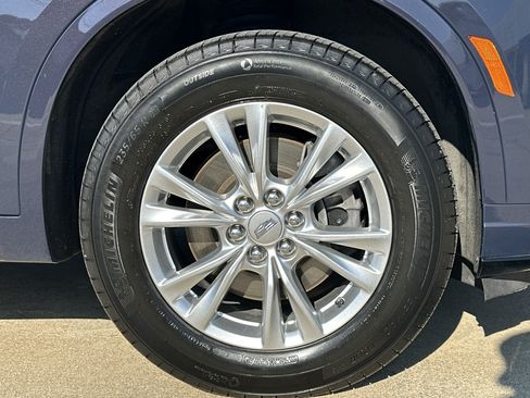 Used 2024 Cadillac XT6 Luxury w/ LPO, Floor Liner Package AWD/4WD image 13